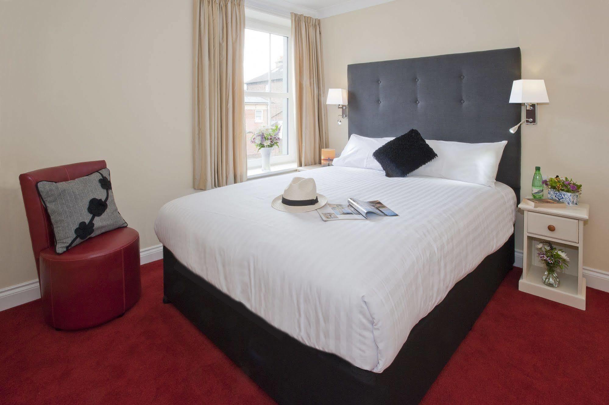 Peartree Serviced Apartments Σαλισμπέρι Εξωτερικό φωτογραφία